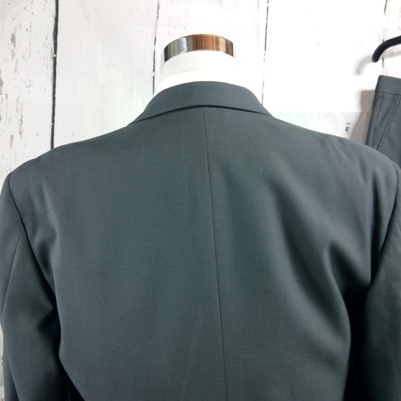 Montebello 41R Double Breasted Gray 2pc Suit - Picture 4 of 8